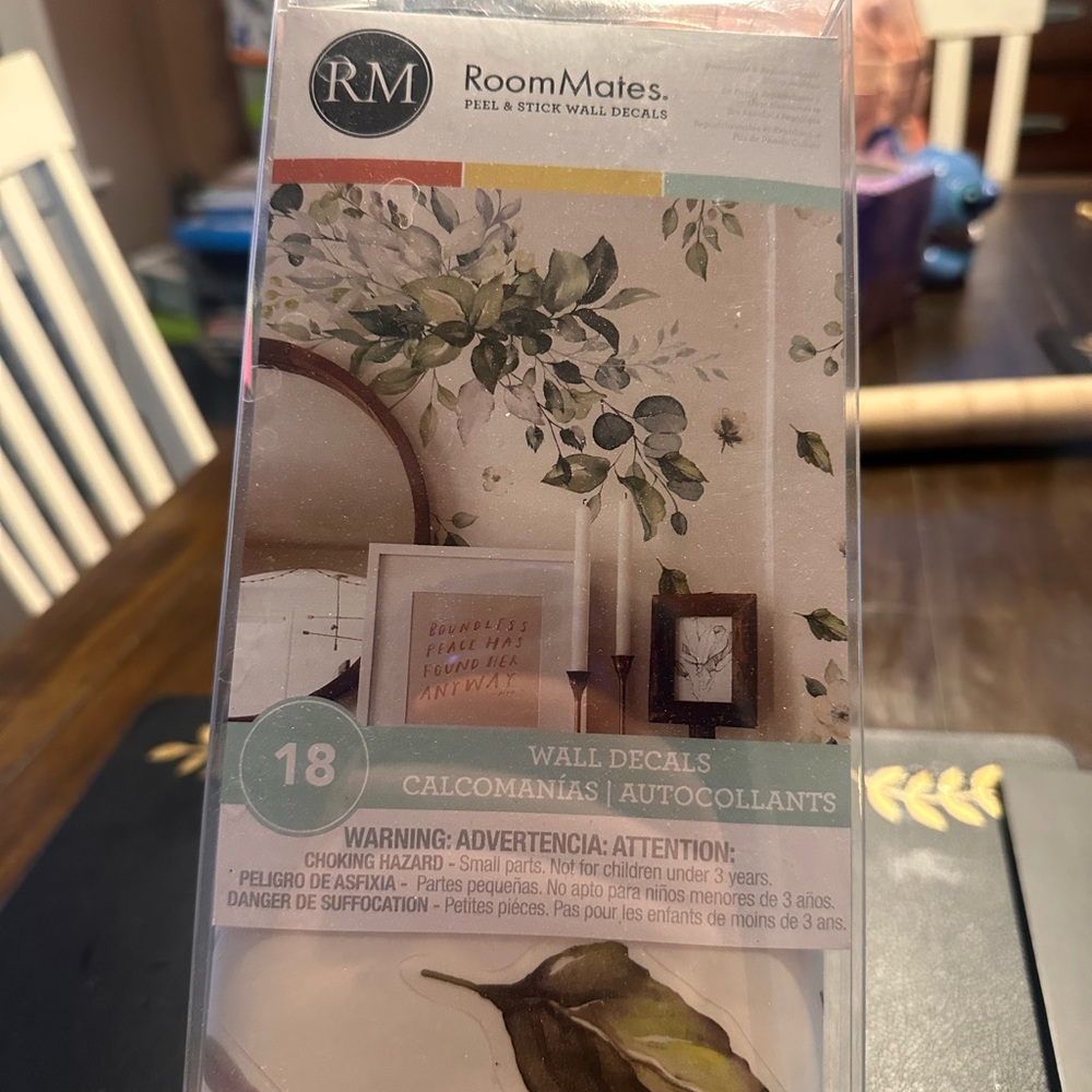 Roommates Green and Brown Leaf Wall Decals